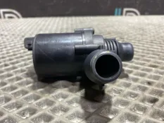 Помпа дополнительная BMW X5 E53 N62B44 2004