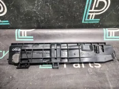 Кронштейн радиатора левый BMW 3 E90 N47D20 2009