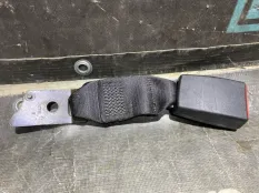 Замок ремня безопасности центральный задний BMW 5