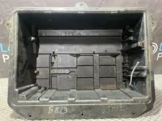 Ниша аккумулятора BMW X5 E53 N62B44 2004