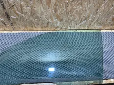 Стекло двери переднее левое BMW X5 E53 N62B44 2004