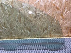 Стекло двери переднее правое BMW X5 E53 N62B44