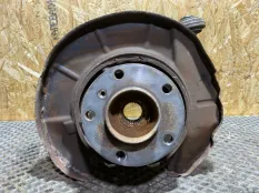 Кулак поворотный задний правый BMW X5 E53 N62B44