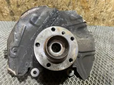 Кулак поворотный передний левый BMW X5 E53 M54B30