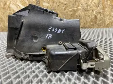 Замок двери передний правый BMW 5 E39 M57D25 256D1