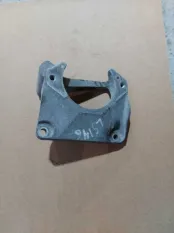 Кронштейн двигателя левый BMW 5 E60 N52B25 2005