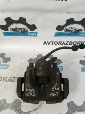 Суппорт тормозной передний BMW 3 E90 N43B20 2008