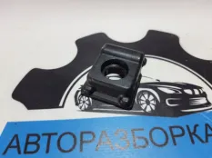 Накладка крепежной проушины BMW 5 F10 N47D20C 2012