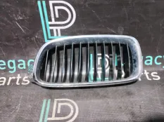 Решетка радиатора левая BMW 3 F30 N47D20C 2013