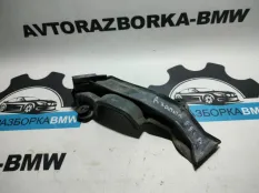 Уплотнитель капота правый BMW 5 F10 N47D20C 2012
