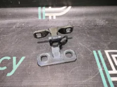 Петля крышки багажника BMW X5 E53 N62B44 2004