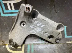 Кронштейн компрессора кондиционера BMW 1 E87