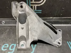 Кронштейн двигателя правый BMW X5 E70 N55B30A 2010