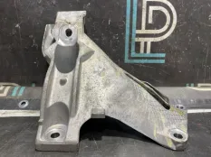 Кронштейн двигателя правый BMW X5 E70 N55B30A 2012