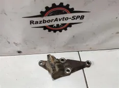 Кронштейн двигателя правый Toyota Corolla E12