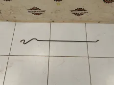 Держатель капота Ford Escape 2008