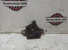 Замок капота Dodge Intrepid 2