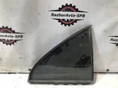 Стекло двери задней правой (форточка) Toyota Aven