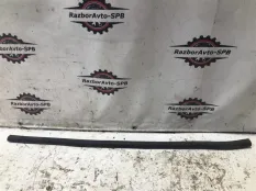 Уплотнитель капота Dodge Intrepid 2