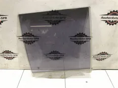 Стекло двери задней правой Mitsubishi Pajero/Mont