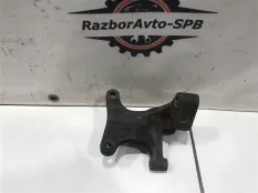 Кронштейн двигателя правый Nissan Almera N16 2000