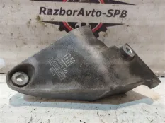 Кронштейн генератора Chevrolet Cruze