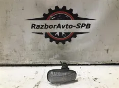 Повторитель на крыло белый Opel Zafira (F75) 1999