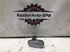 Повторитель на крыло белый Opel Zafira (F75) 1999