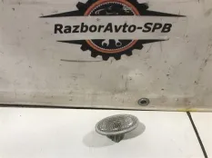 Повторитель на крыло белый Mazda  6 GG