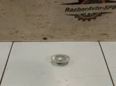 Повторитель на крыло белый Mazda 2 (DE)