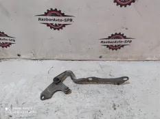 Петля капота правая Dodge Intrepid 2