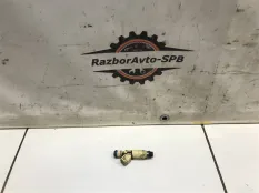 Форсунка инжекторная электрическая Mazda Tribute