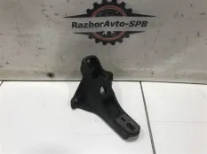 Кронштейн двигателя Honda Inspire
