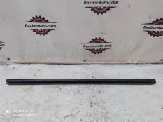 Уплотнитель стекла Nissan Skyline V36