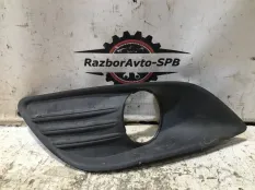 Решетка в бампер левая Ford Focus 2 рест