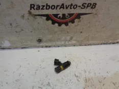 Форсунка инжекторная электрическая Skoda Octavia