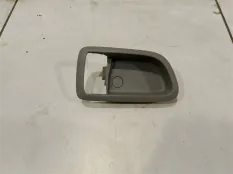 Накладка ручки внутренней Mazda 2 (DY)