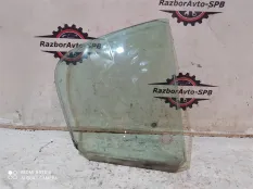 Стекло двери задней правой (форточка) Nissan Skyl