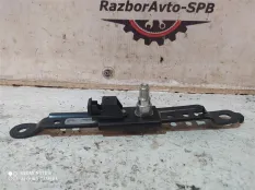 Механизм регулировки ремня безопасности Nissan Sk