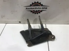 Кронштейн двигателя правый Jeep Grand Cherokee (Z