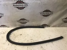 Уплотнитель капота Audi 80 /90 (B3) 89г