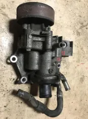 Корпус насоса водяного (помпы) Nissan Qashqai (J1