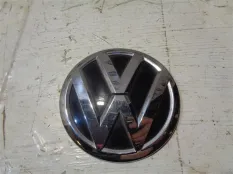 Эмблема VW Polo Sedan
