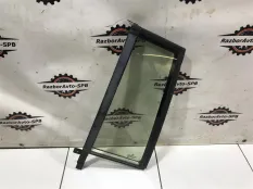 Стекло двери задней левой (форточка) Jeep Grand C