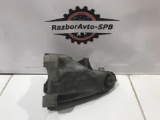 Кронштейн двигателя правый Mercedes Benz W212 рест