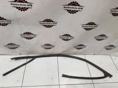 Уплотнитель стекла VW Passat (B5) 1996-2000