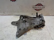 Кронштейн генератора VW Passat (B6) 2005-2010