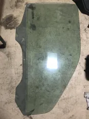 Стекло двери передней правой Land Rover Freelande