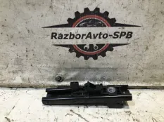 Механизм регулировки ремня безопасности VW Polo S