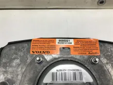 Подушка безопасности в рулевое колесо Volvo XC90 1